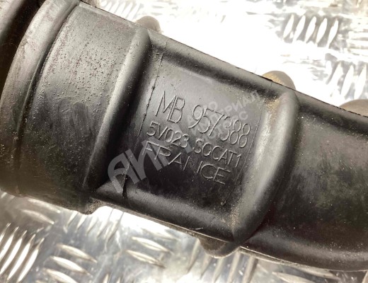 Патрубок интеркулера Volvo V40 I (VW) 1995-2000  Volvo V40 V40 I (VW) 1995-2000