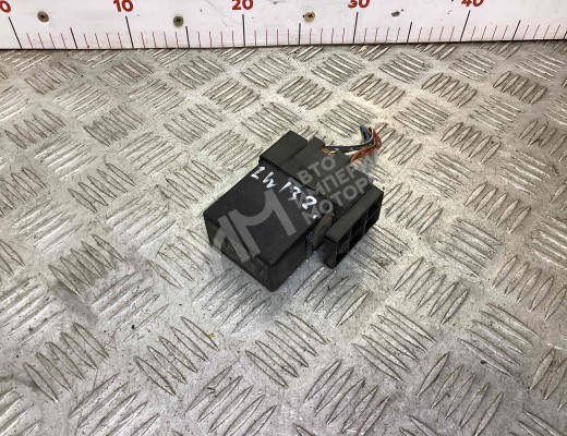 Реле поворотов Mercedes Vario (W670) 1996-2013  Mercedes Vario Vario (W670) 1996-2013