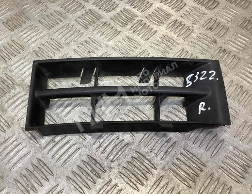 Заглушка (решетка) в бампер передний Skoda Fabia I (6Y) 1999-2004  Skoda Fabia Fabia I (6Y) 1999-2004