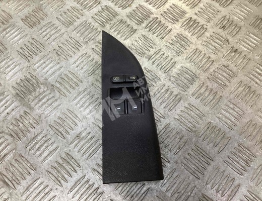 Блок управления стеклоподъемниками Skoda Fabia I (6Y) 1999-2004  Skoda Fabia Fabia I (6Y) 1999-2004