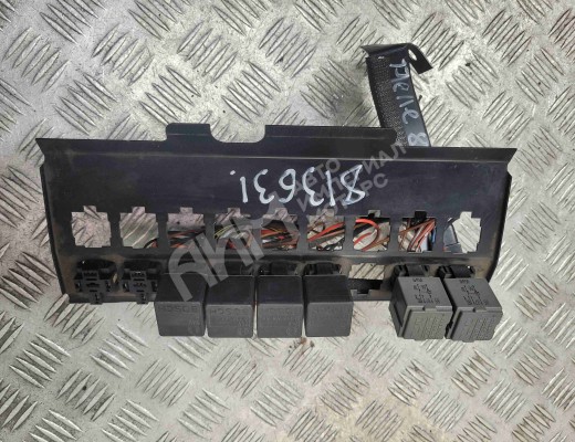 Блок реле Mercedes Vario (W670) 1996-2013  Mercedes Vario Vario (W670) 1996-2013