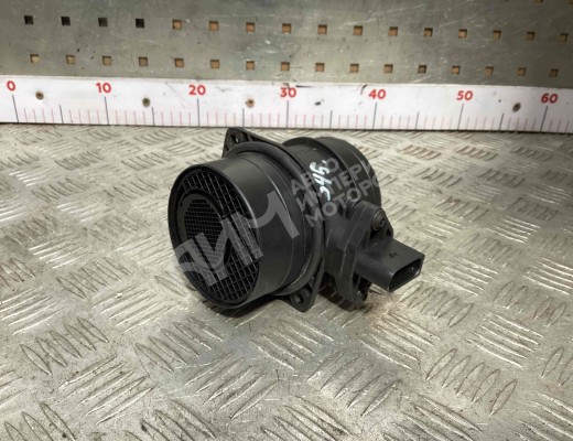 Расходомер воздуха Volkswagen Passat B5+ (3B) 2000-2005 рестайлинг  Volkswagen Passat Passat B5+ (3B) 2000-2005 рестайлинг