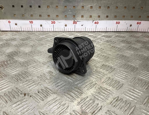 Расходомер воздуха Volkswagen Golf IV (1J) 1997-2004  Volkswagen Golf Golf IV (1J) 1997-2004