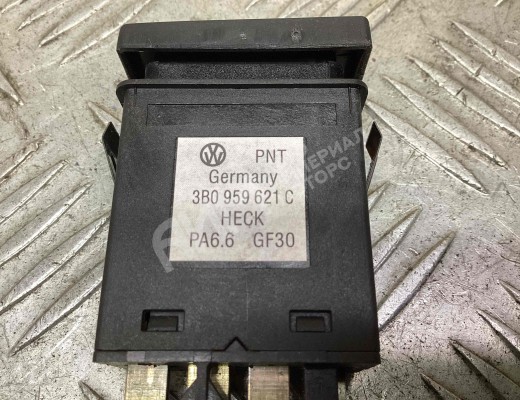 Кнопка подогрева заднего стекла Volkswagen Passat B5+ (3B) 2000-2005 рестайлинг  Volkswagen Passat Passat B5+ (3B) 2000-2005 рестайлинг
