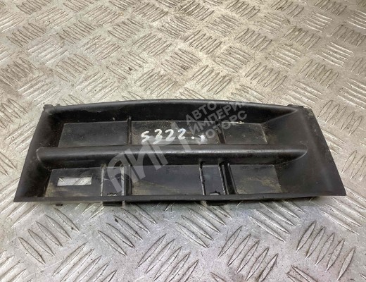 Заглушка (решетка) в бампер передний Skoda Fabia I (6Y) 1999-2004  Skoda Fabia Fabia I (6Y) 1999-2004