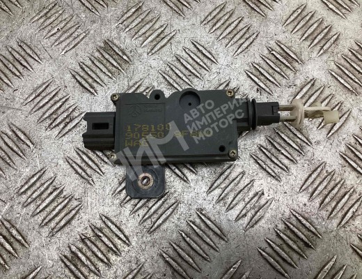 Активатор замка багажника Nissan Primera II (P11) 1996-2002  Nissan Primera Primera II (P11) 1996-2002