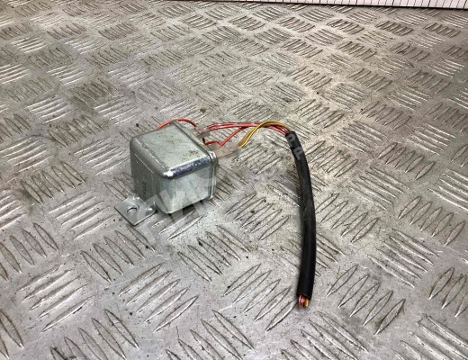 Реле поворотов Mercedes Vario (W670) 1996-2013  Mercedes Vario Vario (W670) 1996-2013