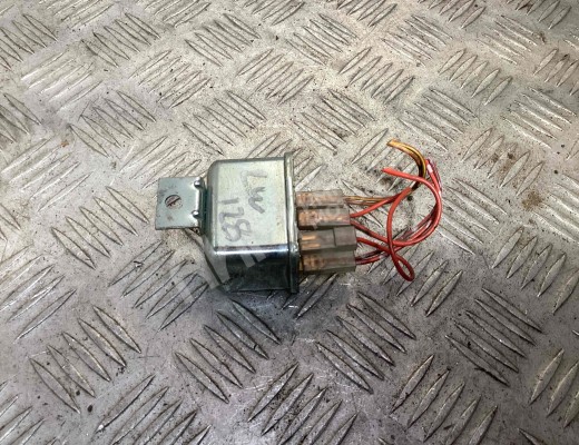 Реле поворотов Mercedes Vario (W670) 1996-2013  Mercedes Vario Vario (W670) 1996-2013