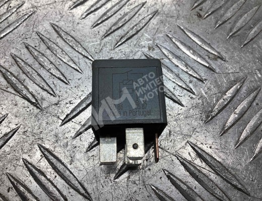 Реле вентилятора Audi A4 B5 (8D) 1994-1999  Audi A4 A4 B5 (8D) 1994-1999