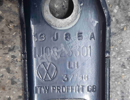 Петля капота левая Volkswagen Golf IV (1J) 1997-2004  Volkswagen Golf Golf IV (1J) 1997-2004