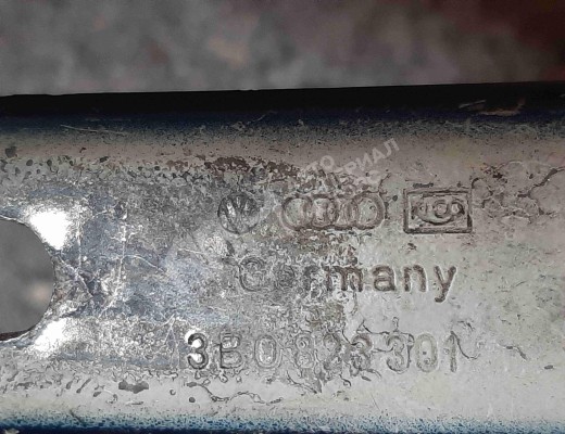 Петля капота левая Audi A4 B5 (8D) 1994-1999  Audi A4 A4 B5 (8D) 1994-1999