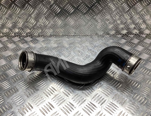 Патрубок интеркулера Volkswagen Passat B5+ (3B) 2000-2005 рестайлинг  Volkswagen Passat Passat B5+ (3B) 2000-2005 рестайлинг