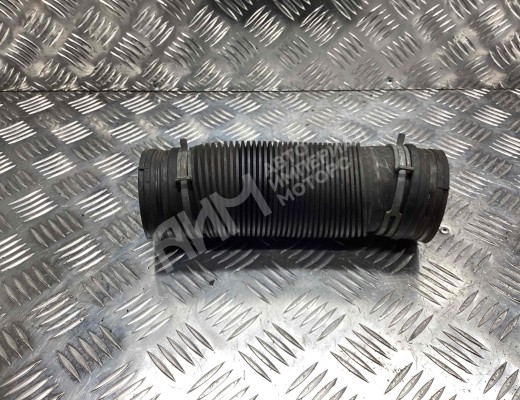 Патрубок воздушного фильтра Volkswagen Golf IV (1J) 1997-2004  Volkswagen Golf Golf IV (1J) 1997-2004