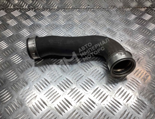 Патрубок интеркулера Volkswagen Passat B6 (3C) 2005-2010  Volkswagen Passat Passat B6 (3C) 2005-2010