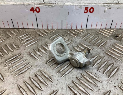 Петля двери передней правой Ford Focus I 2001-2005 рестайлинг  Ford Focus Focus I 2001-2005 рестайлинг