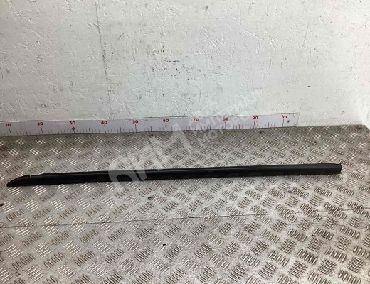 Молдинг стекла двери передней правой наружный Kia Carnival I (GQ) 1998-2006  Kia Carnival Carnival I (GQ) 1998-2006