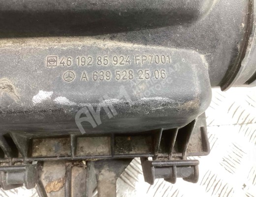 Корпус воздушного фильтра Mercedes Viano (W639) 2003-2015  Mercedes Viano Viano (W639) 2003-2015