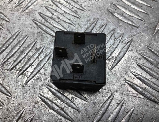 Реле стеклоочистителей (дворников) Volkswagen Passat B3 1988-1993  Volkswagen Passat Passat B3 1988-1993