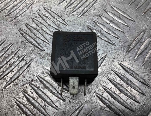 Реле стеклоочистителей (дворников) Volkswagen Passat B3 1988-1993  Volkswagen Passat Passat B3 1988-1993