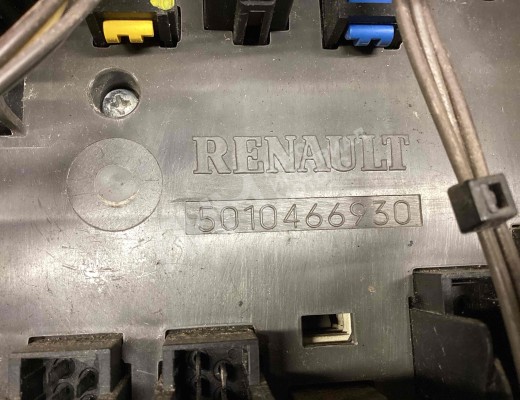Блок предохранителей Renault Kerax 1997-2013  Renault Kerax Kerax 1997-2013