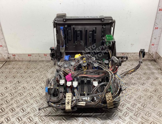 Блок предохранителей Renault Kerax 1997-2013  Renault Kerax Kerax 1997-2013