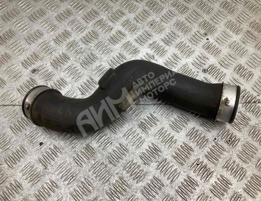 Патрубок интеркулера Mercedes C (W203) 2000-2004  Mercedes C C (W203) 2000-2004