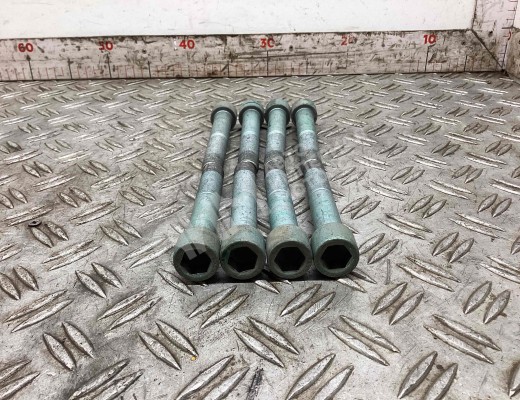 Болт шкива коленвала MAN TGX II 2020-н.в.  MAN TGX TGX II 2020-н.в.