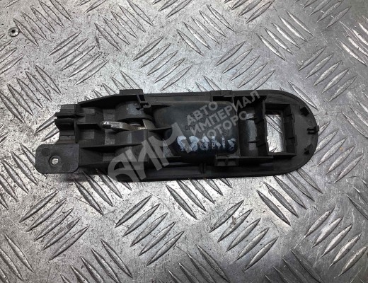 Ручка внутренняя передняя правая Volkswagen Passat B5+ (3B) 2000-2005 рестайлинг  Volkswagen Passat Passat B5+ (3B) 2000-2005 рестайлинг