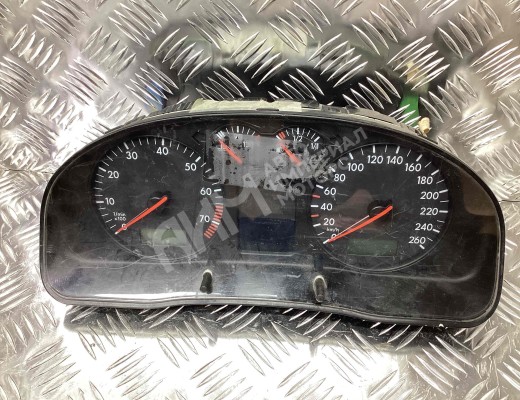 Щиток приборов (приборная панель) Volkswagen Passat B5 (3B) 1996-2000  Volkswagen Passat Passat B5 (3B) 1996-2000