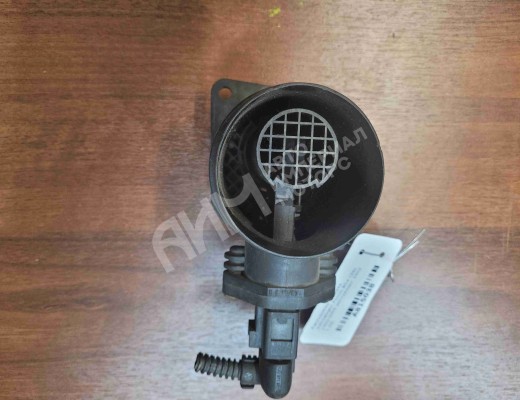 Расходомер воздуха Volkswagen Passat B5+ (3B) 2000-2005 рестайлинг  Volkswagen Passat Passat B5+ (3B) 2000-2005 рестайлинг