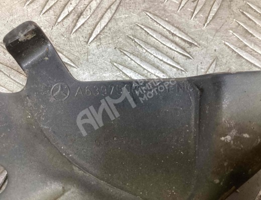 Петля капота правая Mercedes Viano (W639) 2003-2015  Mercedes Viano Viano (W639) 2003-2015
