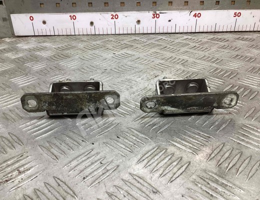 Петля крышки багажника Nissan X-trail (T30) 2001-2004  Nissan X-Trail X-trail (T30) 2001-2004