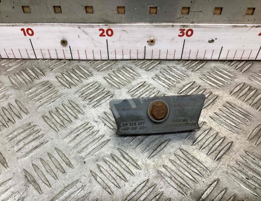 Планка крепления аккумулятора Opel Vectra C 2002-2005  Opel Vectra Vectra C 2002-2005