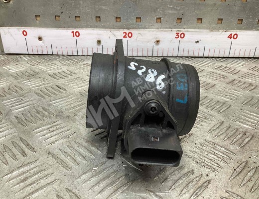 Расходомер воздуха Volkswagen Golf IV (1J) 1997-2004  Volkswagen Golf Golf IV (1J) 1997-2004