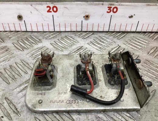 Сопротивление вентилятора охлаждения Audi A4 B5 (8D) 1999-2001 рестайлинг  Audi A4 A4 B5 (8D) 1999-2001 рестайлинг