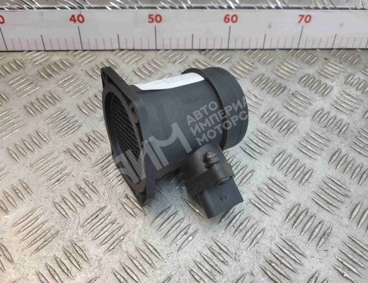 Расходомер воздуха Volkswagen Passat B5 (3B) 1996-2000  Volkswagen Passat Passat B5 (3B) 1996-2000