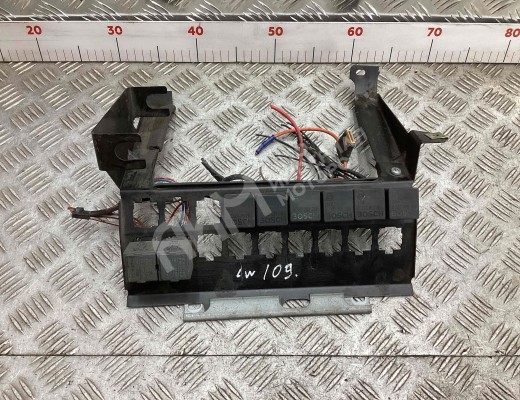 Блок реле Mercedes Vario (W670) 1996-2013  Mercedes Vario Vario (W670) 1996-2013