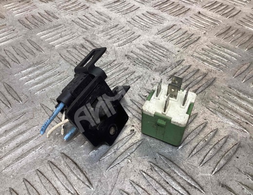 Реле вентилятора Citroen C5 I 2001-2004  Citroen C5 C5 I 2001-2004