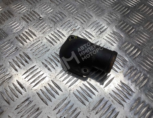 Фланец (тройник) системы охлаждения Volkswagen Transporter T4 (7D) 1990-1997  Volkswagen Transporter Transporter T4 (7D) 1990-1997