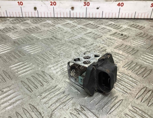 Сопротивление вентилятора охлаждения Renault Megane II 2002-2006  Renault Megane Megane II 2002-2006