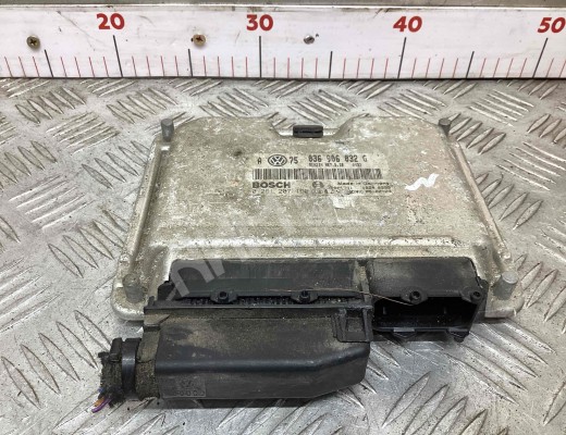 Блок управления двигателем Volkswagen Golf IV (1J) 1997-2004  Volkswagen Golf Golf IV (1J) 1997-2004
