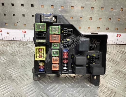 Блок предохранителей Mitsubishi Carisma (DA) 1995-2004  Mitsubishi Carisma Carisma (DA) 1995-2004