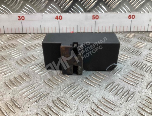 Реле вентилятора Seat Ibiza III (6L) 2002-2008  Seat Ibiza Ibiza III (6L) 2002-2008