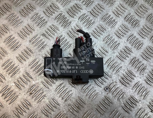 Реле вентилятора Seat Ibiza III (6L) 2002-2008  Seat Ibiza Ibiza III (6L) 2002-2008