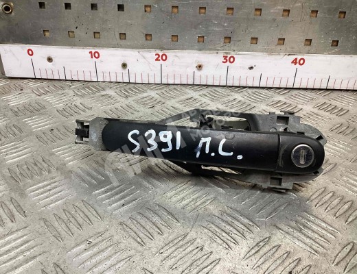 Ручка наружная передняя левая Volkswagen Golf IV (1J) 1997-2004  Volkswagen Golf Golf IV (1J) 1997-2004