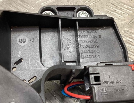 Кнопка открытия багажника Opel Corsa C 2000-2003  Opel Corsa Corsa C 2000-2003