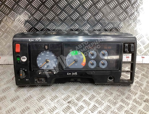 Щиток приборов (приборная панель) Mercedes Vario (W670) 1996-2013  Mercedes Vario Vario (W670) 1996-2013