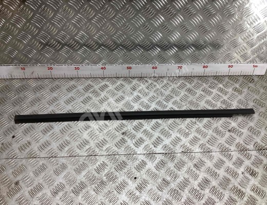 Молдинг стекла двери передней правой наружный Ford Focus I 1998-2001  Ford Focus Focus I 1998-2001