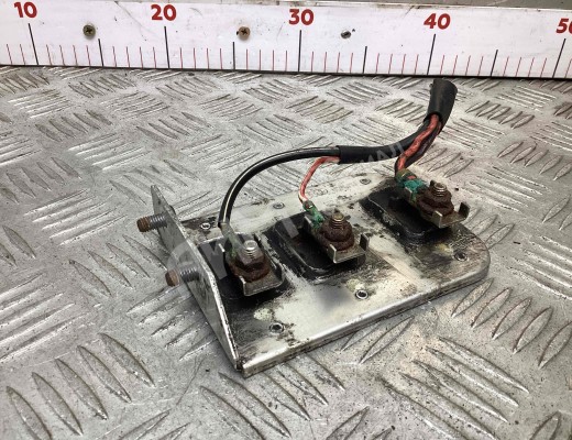 Сопротивление вентилятора охлаждения Volkswagen Passat B5+ (3B) 2000-2005 рестайлинг  Volkswagen Passat Passat B5+ (3B) 2000-2005 рестайлинг