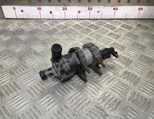 Насос антифриза дополнительный  Volkswagen Touareg I (7L) 2006-2010 рестайлинг